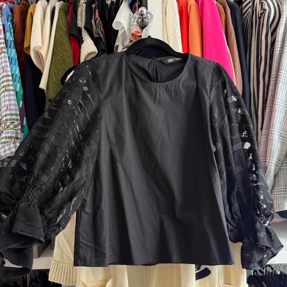 ZARA TOP (size SMALL)